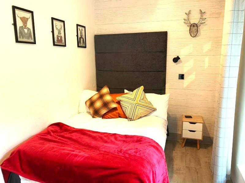 באלנאו פסטיניוג Zipworld Waterfalls Eryri Dogs Welcome 3 Bed Sleeps 5 מראה חיצוני תמונה