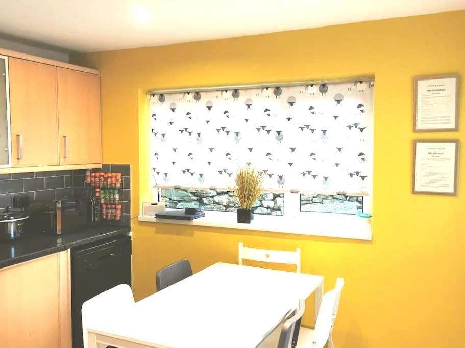 באלנאו פסטיניוג Zipworld Waterfalls Eryri Dogs Welcome 3 Bed Sleeps 5 מראה חיצוני תמונה